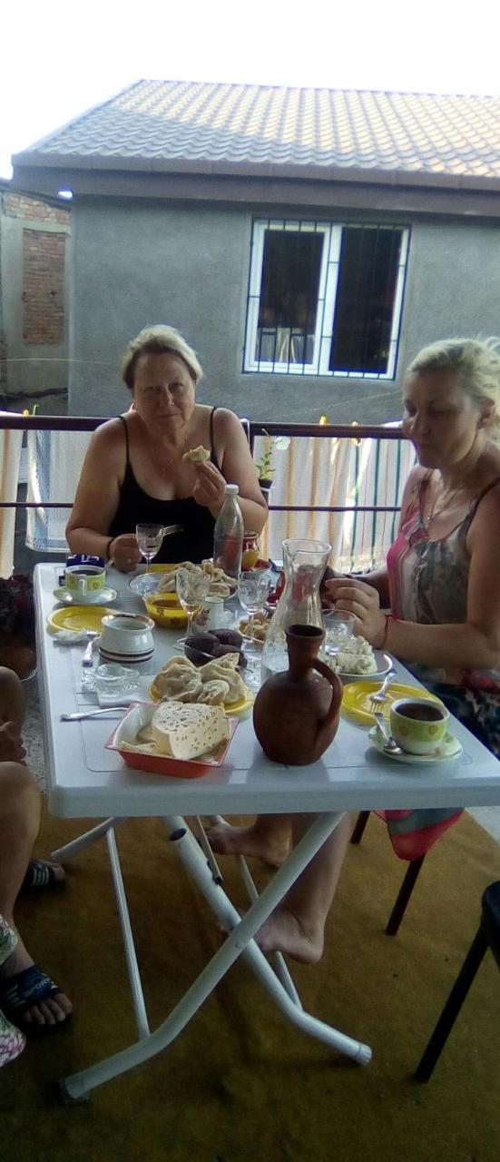 Natia Hotel Telavi Bagian luar foto