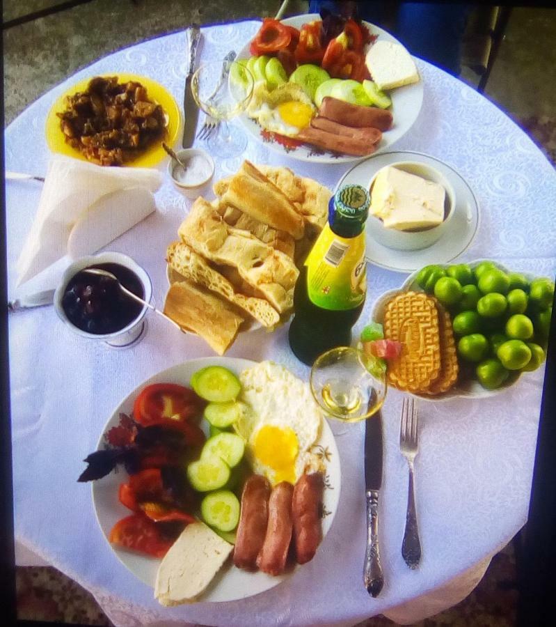 Natia Hotel Telavi Bagian luar foto